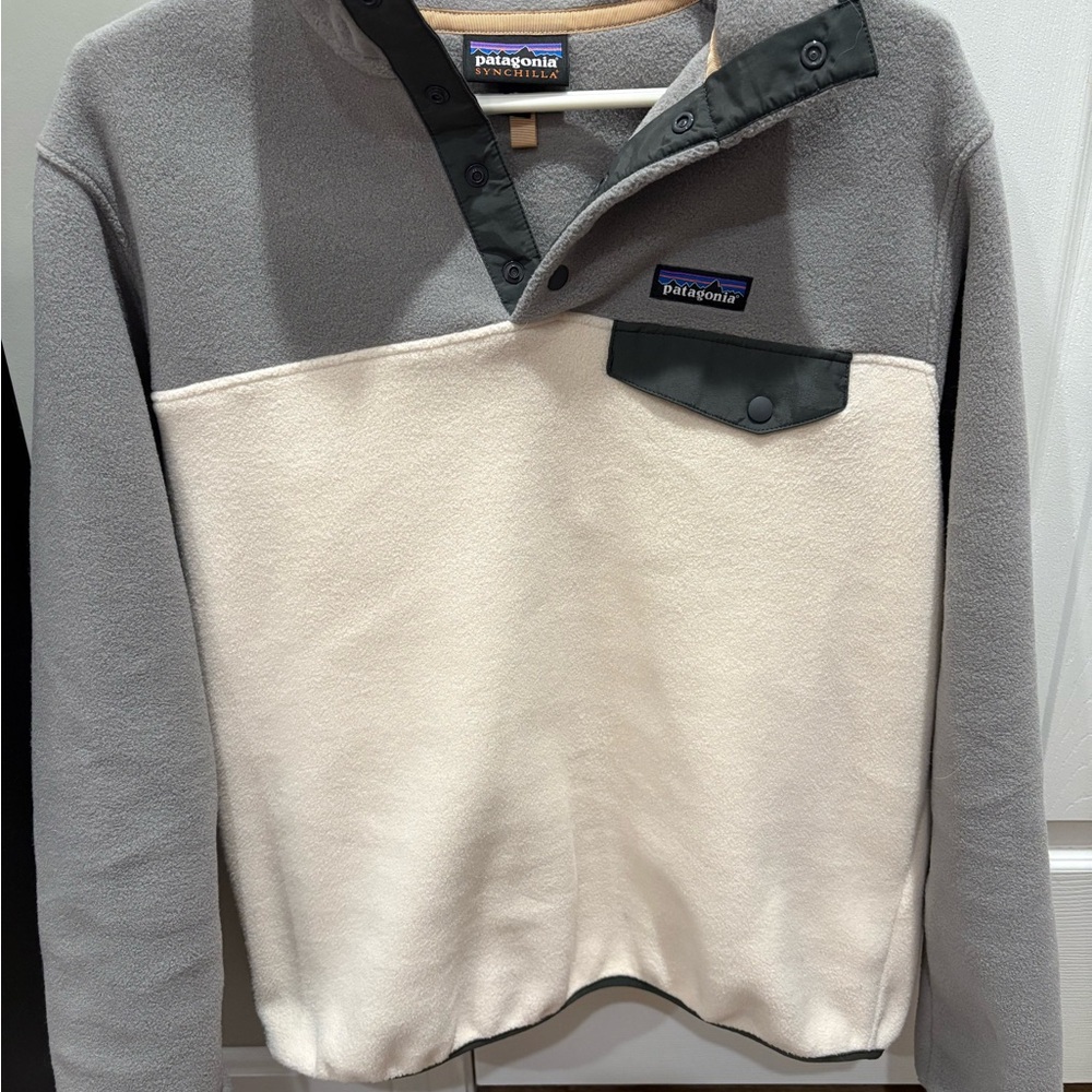 Patagonia Synchilla Gray and cream Fleece Jacket